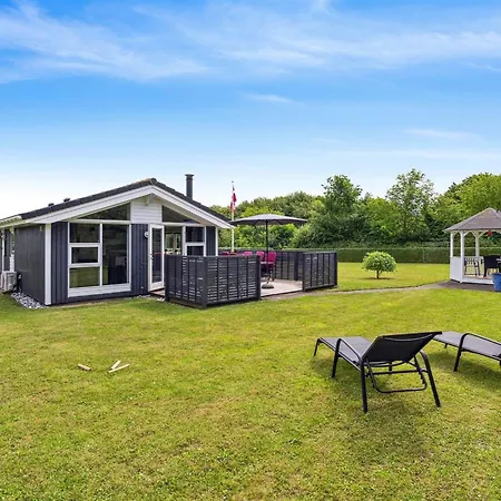Holiday home Tayana - 700m From The Sea By Interhome
