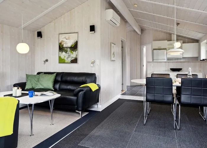 Tayana - 700m From The Sea By Interhome Nyaraló